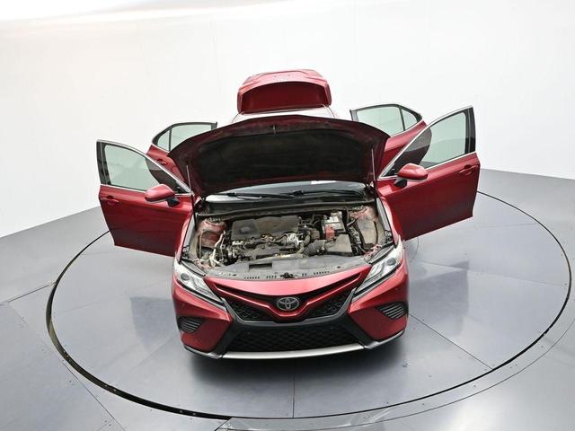 Photo of 2018 Ruby Flare Pearl Toyota Camry