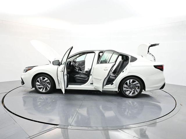 Photo of 2023 Crystal White Pearl Subaru Legacy