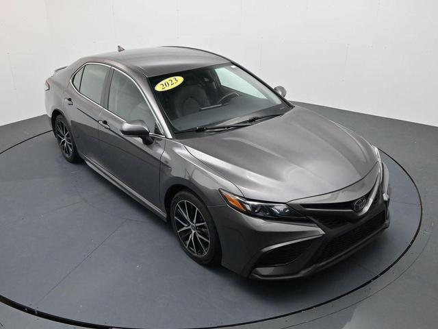 Photo of 2023 Gray Toyota Camry