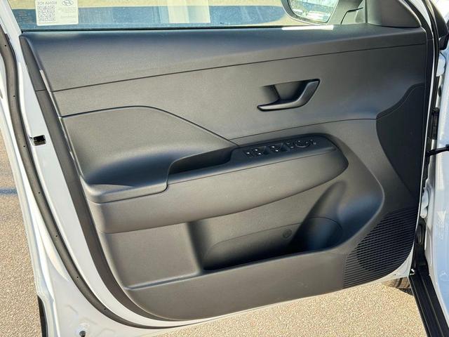 Photo of 2025 Atlas White Hyundai KONA