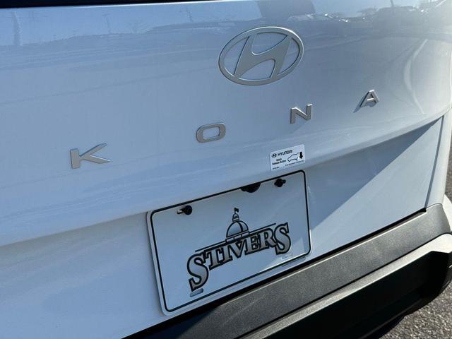 Photo of 2025 Atlas White Hyundai KONA