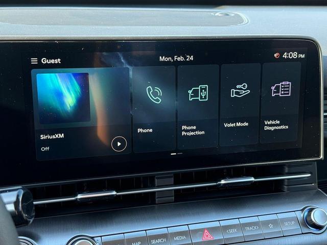Photo of 2025 Atlas White Hyundai KONA