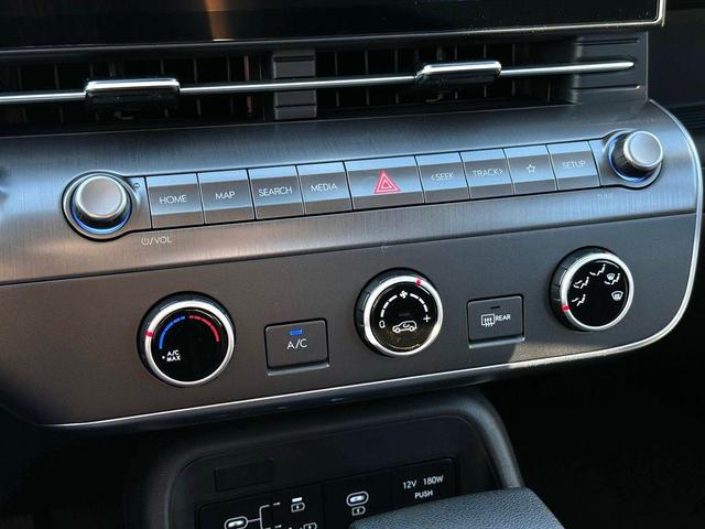 Photo of 2025 Atlas White Hyundai KONA
