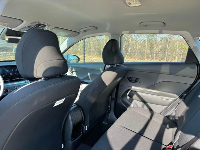 Photo of 2025 Atlas White Hyundai KONA