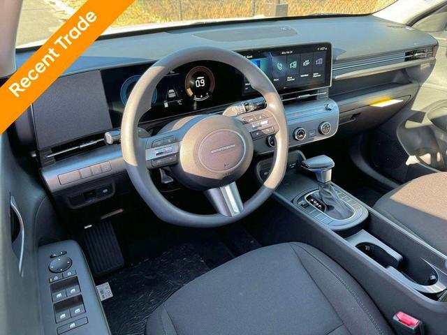 Photo of 2025 Atlas White Hyundai KONA