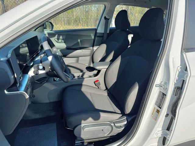 Photo of 2025 Atlas White Hyundai KONA