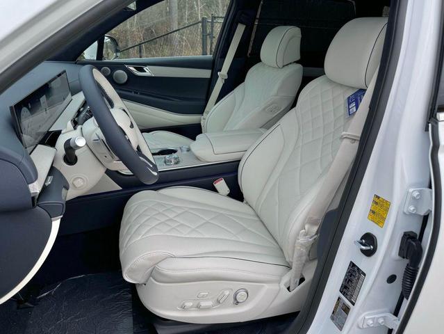 Photo of 2025 Uyuni White Genesis GV80