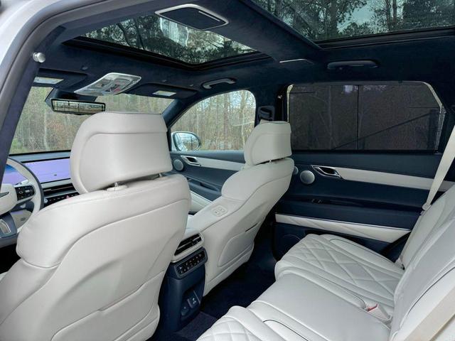 Photo of 2025 Uyuni White Genesis GV80