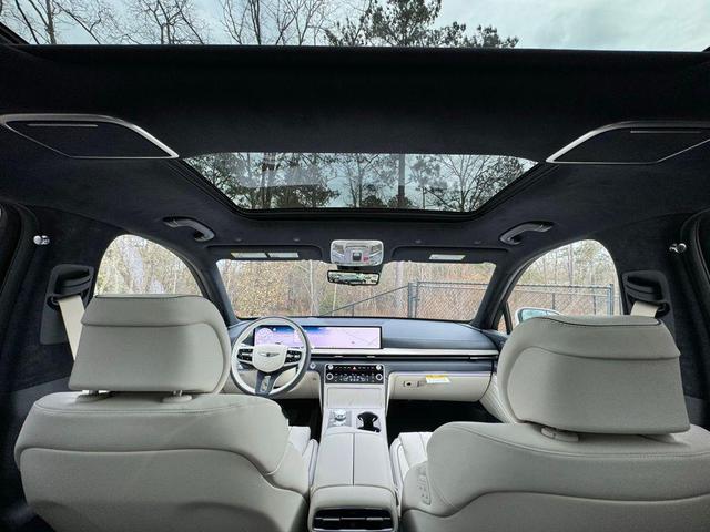 Photo of 2025 Uyuni White Genesis GV80