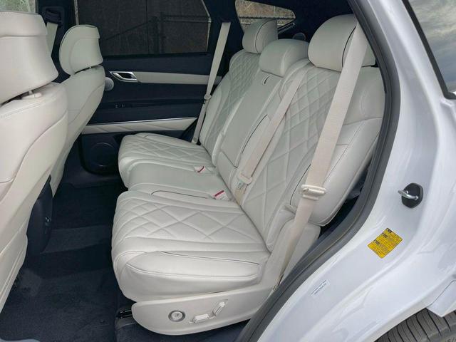 Photo of 2025 Uyuni White Genesis GV80