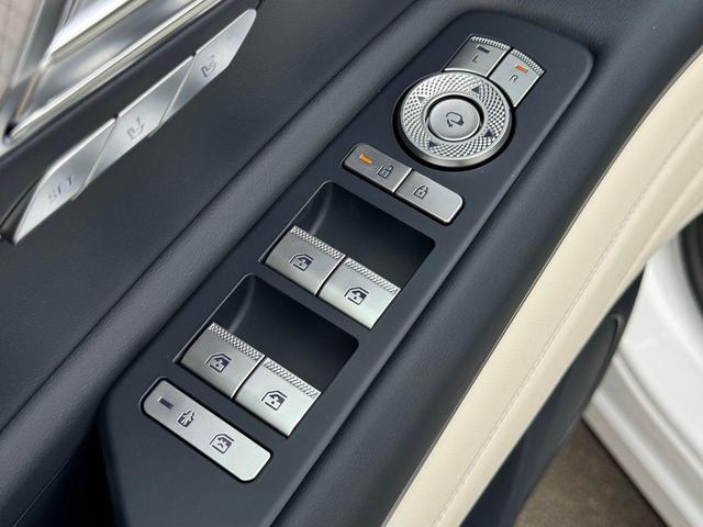 Photo of 2025 Uyuni White Genesis GV80