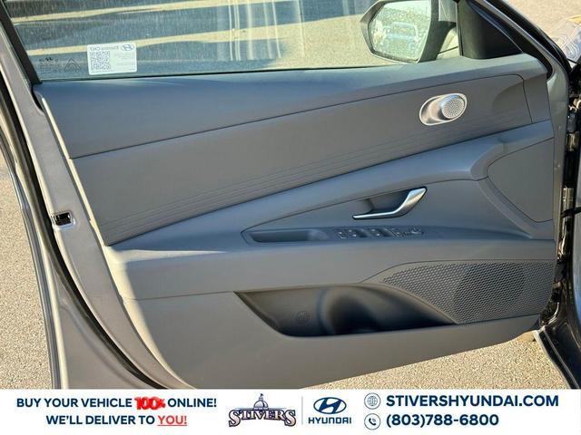 Photo of 2025 Fluid Metal Hyundai ELANTRA