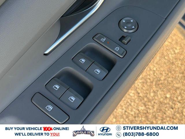 Photo of 2025 Fluid Metal Hyundai ELANTRA