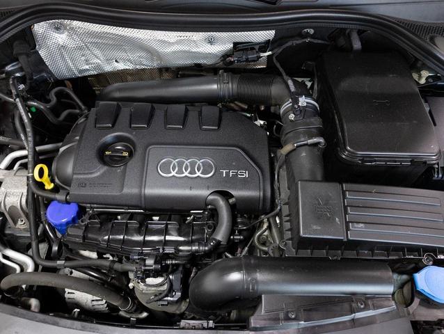 Photo of 2018 Daytona Gray Pearl Audi Q3