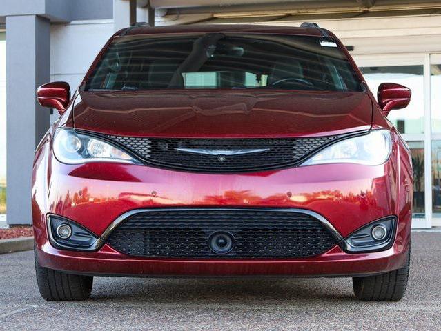 Photo of 2019 Velvet Red Pearlcoat Chrysler Pacifica