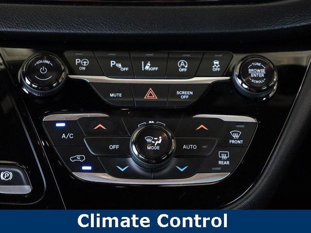 Photo of 2019 Velvet Red Pearlcoat Chrysler Pacifica