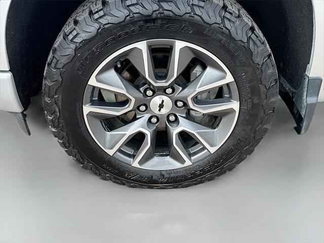 Photo of 2022 Silver Ice Metallic Chevrolet Silverado 1500