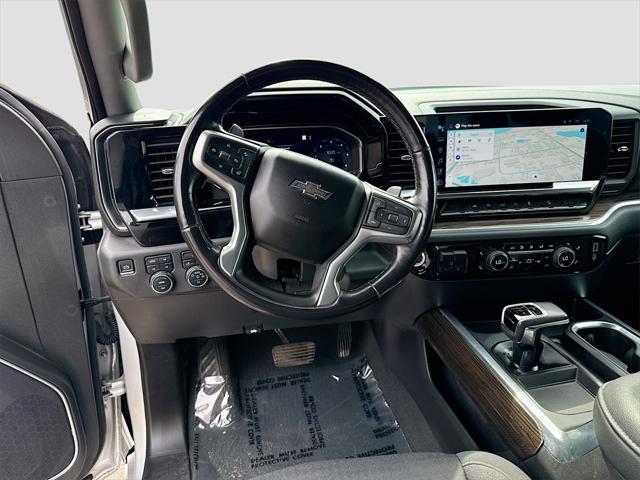 Photo of 2022 Silver Ice Metallic Chevrolet Silverado 1500