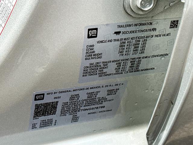 Photo of 2022 Silver Ice Metallic Chevrolet Silverado 1500