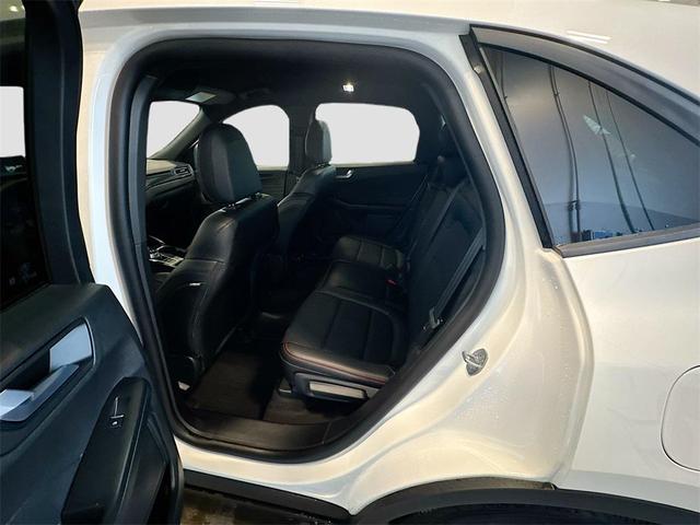 Photo of 2025 White Metallic Ford Escape