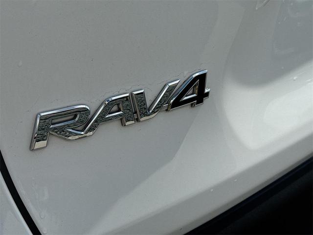 Photo of 2024 Ice Cap Toyota RAV4