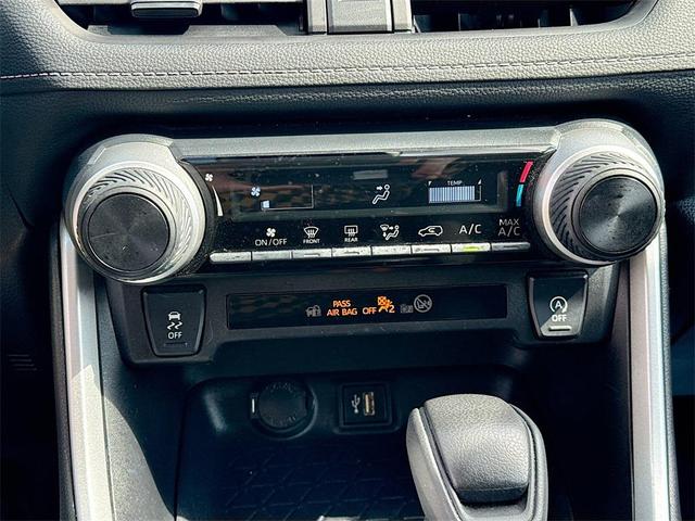 Photo of 2024 Ice Cap Toyota RAV4