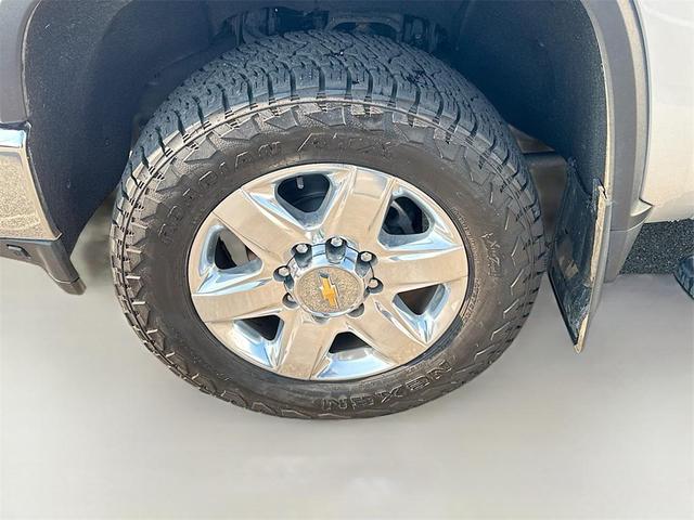 Photo of 2023 Silver Ice Metallic Chevrolet Silverado 3500