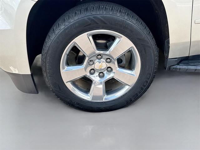 Photo of 2017 Champagne Silver Metallic Chevrolet Tahoe