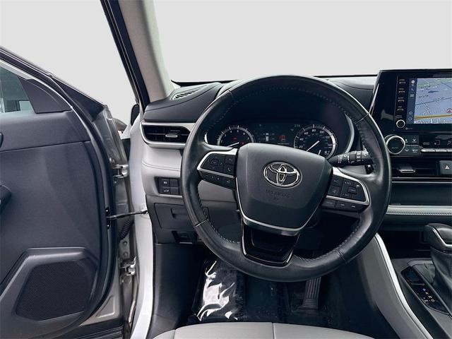 Photo of 2021 Celestial Silver Metallic Toyota Highlander
