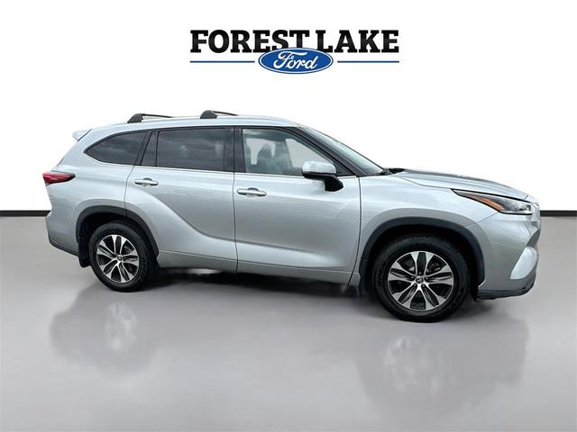 Photo of 2021 Celestial Silver Metallic Toyota Highlander