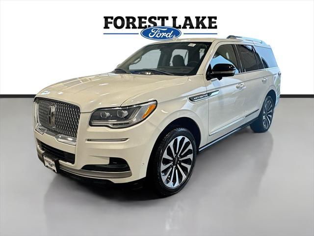 Photo of 2022 White Metallic Lincoln Navigator