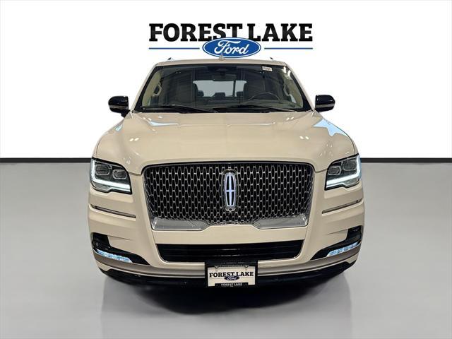 Photo of 2022 White Metallic Lincoln Navigator