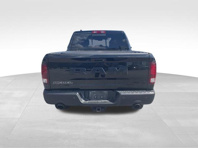 Photo of 2017 Brilliant Black Crystal Pearlcoat RAM 1500