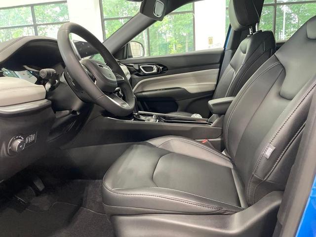 Photo of 2025 Hydro Blue Pearlcoat Jeep Compass