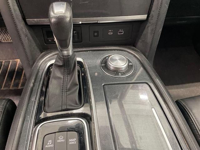 Photo of 2021 Aspen White Tricoat Nissan Armada