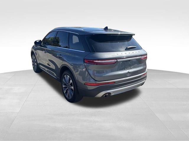 Photo of 2022 Asher Gray Metallic Clearcoat Lincoln Corsair