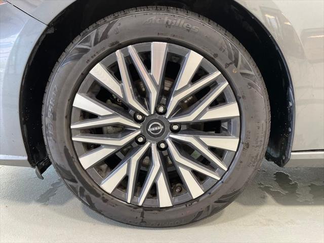 Photo of 2023 Gun Metallic Nissan Altima