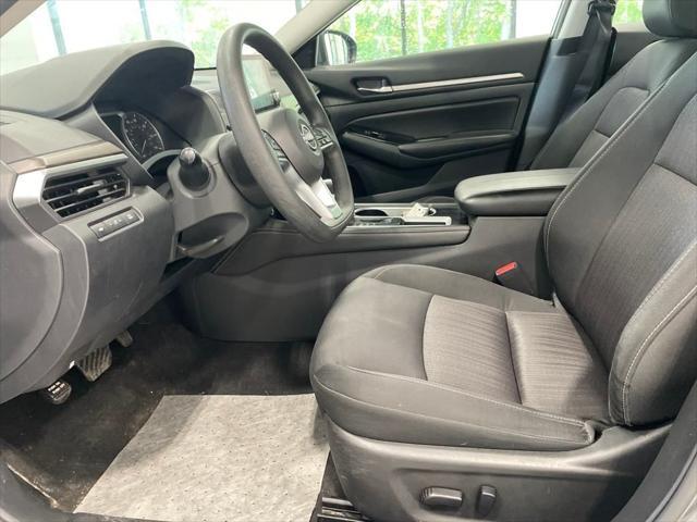 Photo of 2023 Gun Metallic Nissan Altima