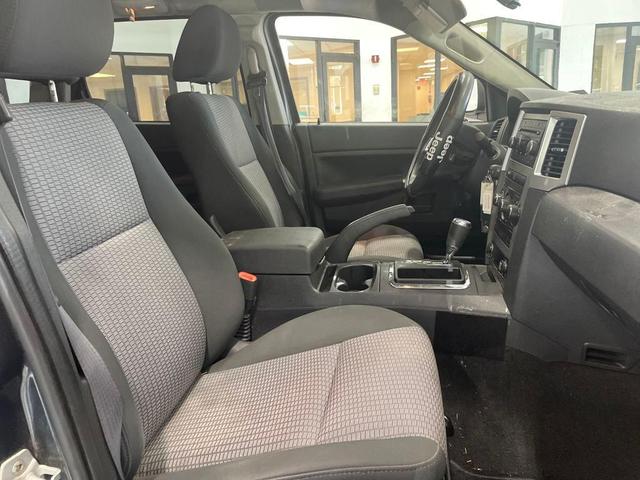 Photo of 2008 Modern Blue Pearlcoat Jeep Grand Cherokee