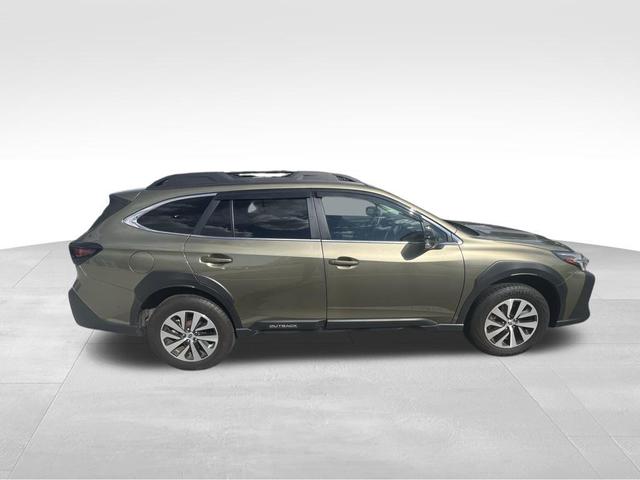 Photo of 2025 Autumn Green Metallic/Crystal Black Silica Subaru Outback