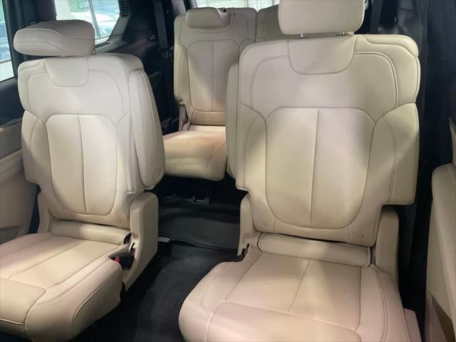 Photo of 2025 Bright White Clearcoat Jeep Grand Cherokee L