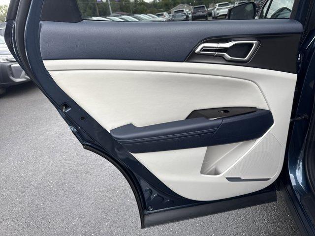 Photo of 2023 Blue Kia Sportage Hybrid