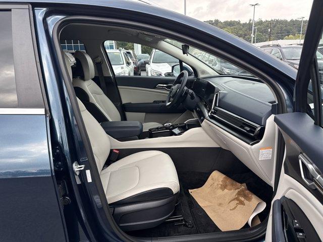 Photo of 2023 Blue Kia Sportage Hybrid