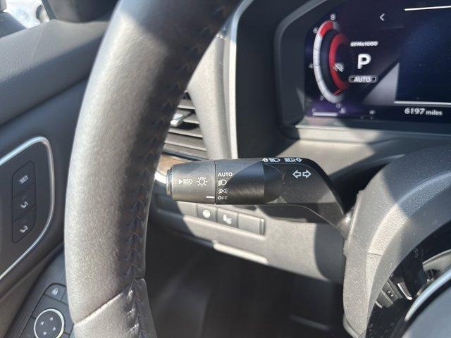 Photo of 2024 Everest White P Nissan Rogue