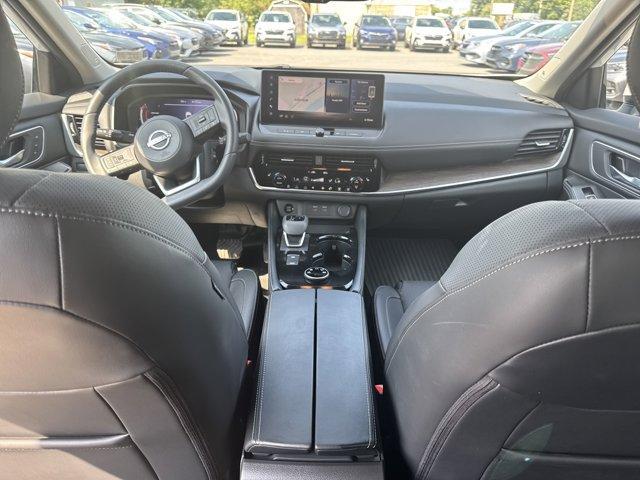 Photo of 2024 Everest White P Nissan Rogue