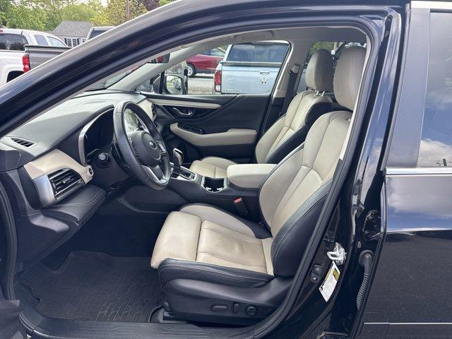 Photo of 2022 Crystal Black Silica Subaru Outback