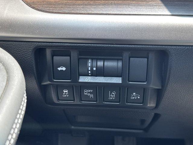 Photo of 2019 Ice Silver Metallic Subaru Legacy
