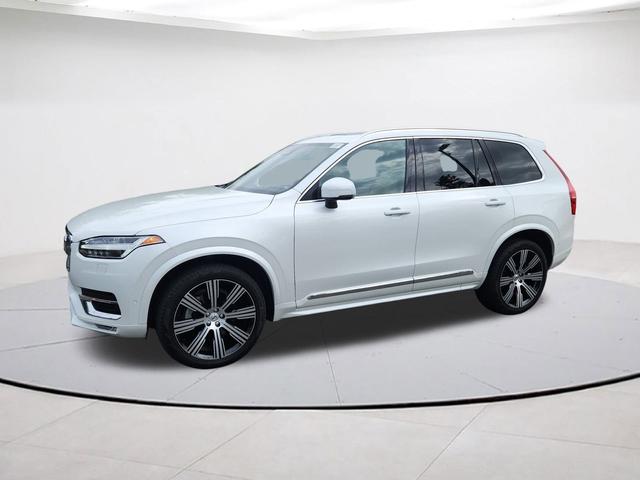 Photo of 2023 Crystal White Volvo XC90