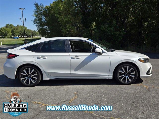 Photo of 2024 Platinum White Pearl Honda Civic