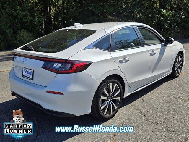 Photo of 2024 Platinum White Pearl Honda Civic